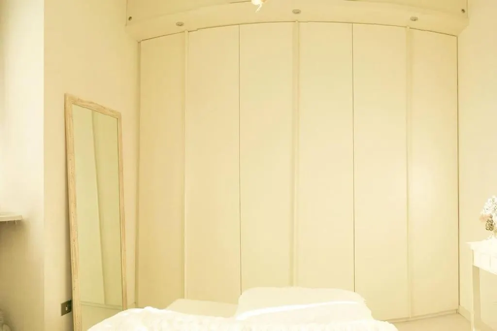 Garden View, Free Parking And Checkout In The Afternoon Appartement Milaan Italië