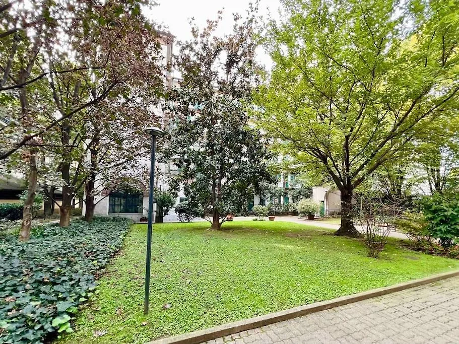 Garden View, Free Parking And Checkout In The Afternoon Διαμέρισμα Μιλάνο
